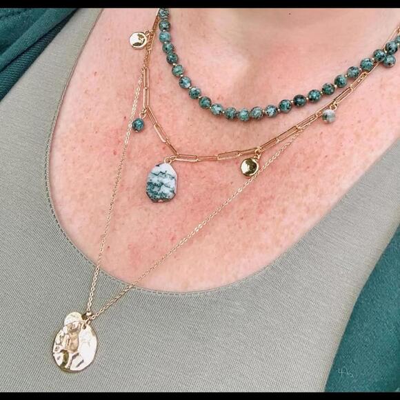 Everest Necklace - Picture 11 of 12